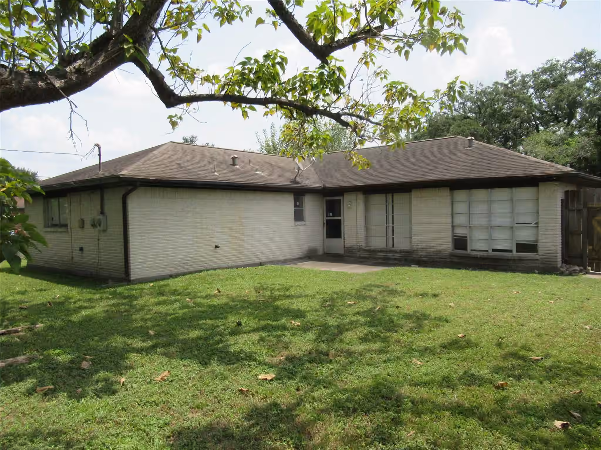 Photo 3 of 4122 Belgrade Drive, Houston, TX