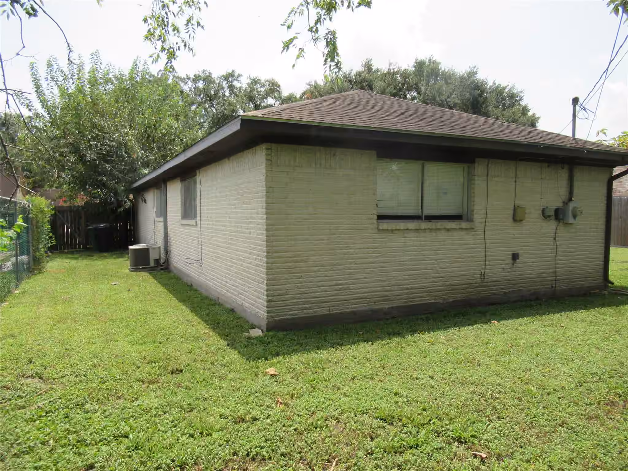 Photo 4 of 4122 Belgrade Drive, Houston, TX