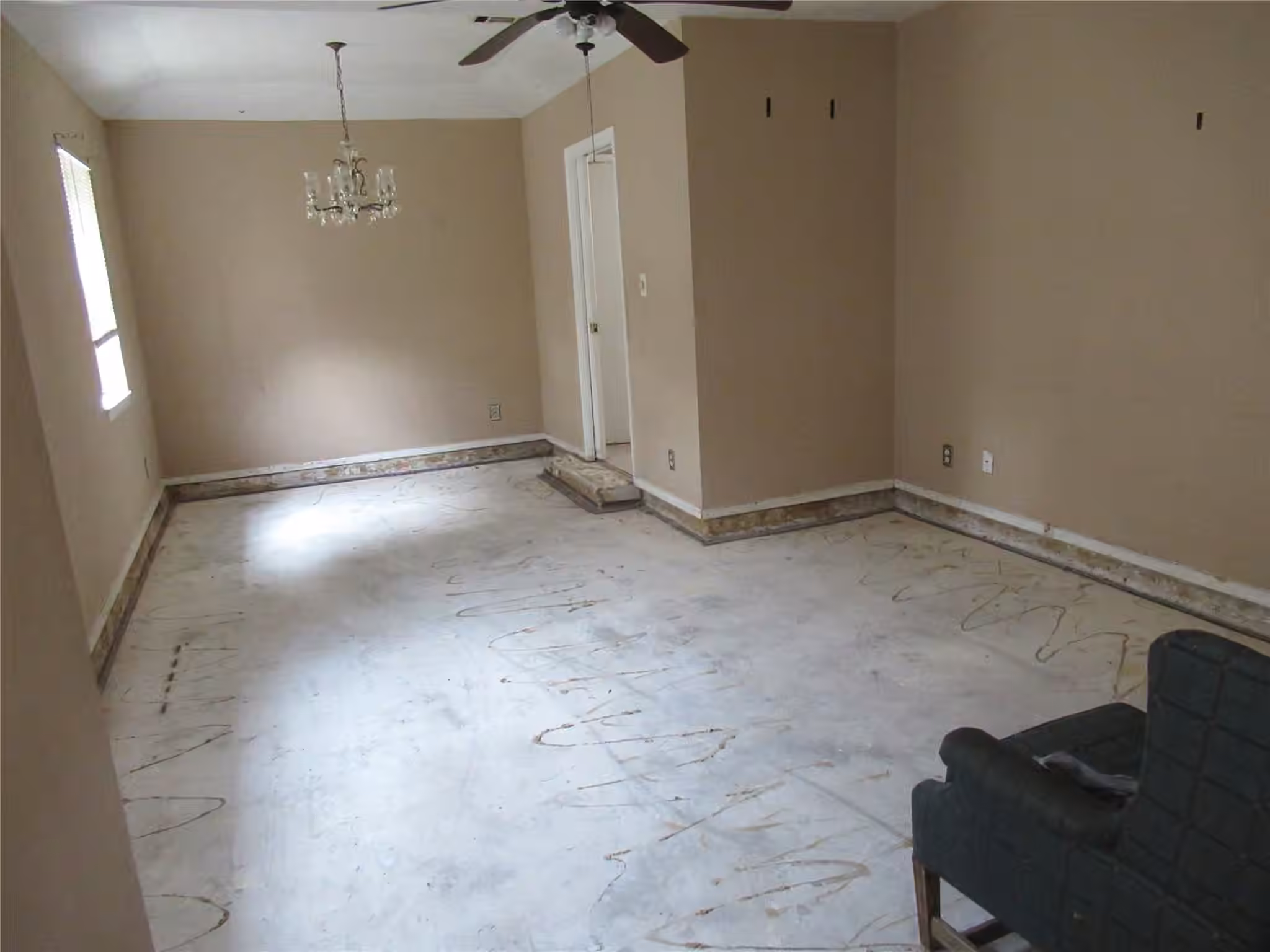 Photo 5 of 4122 Belgrade Drive, Houston, TX