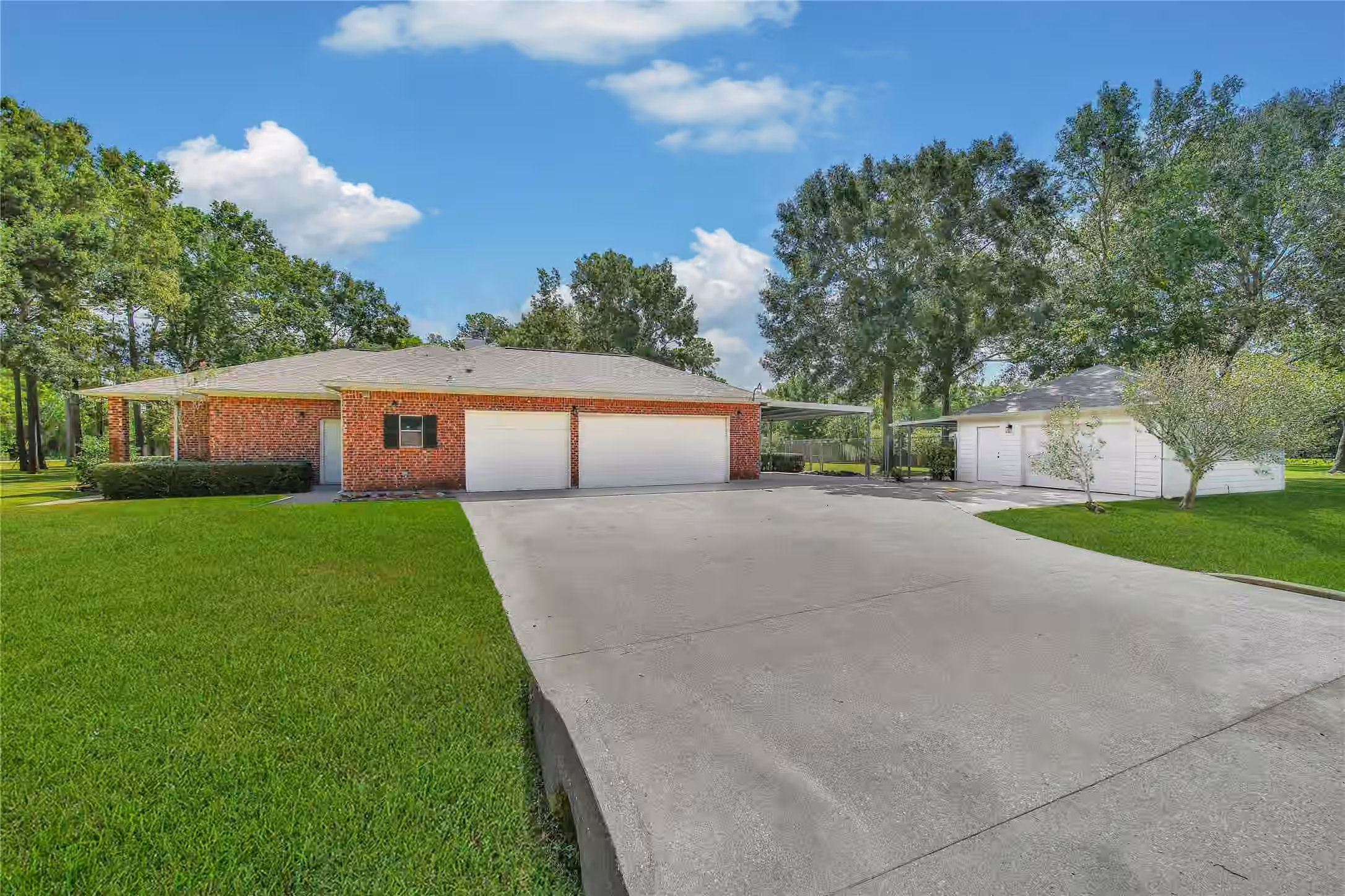 Photo 2 of 1125 W Stroker Road 1125, Crosby, TX