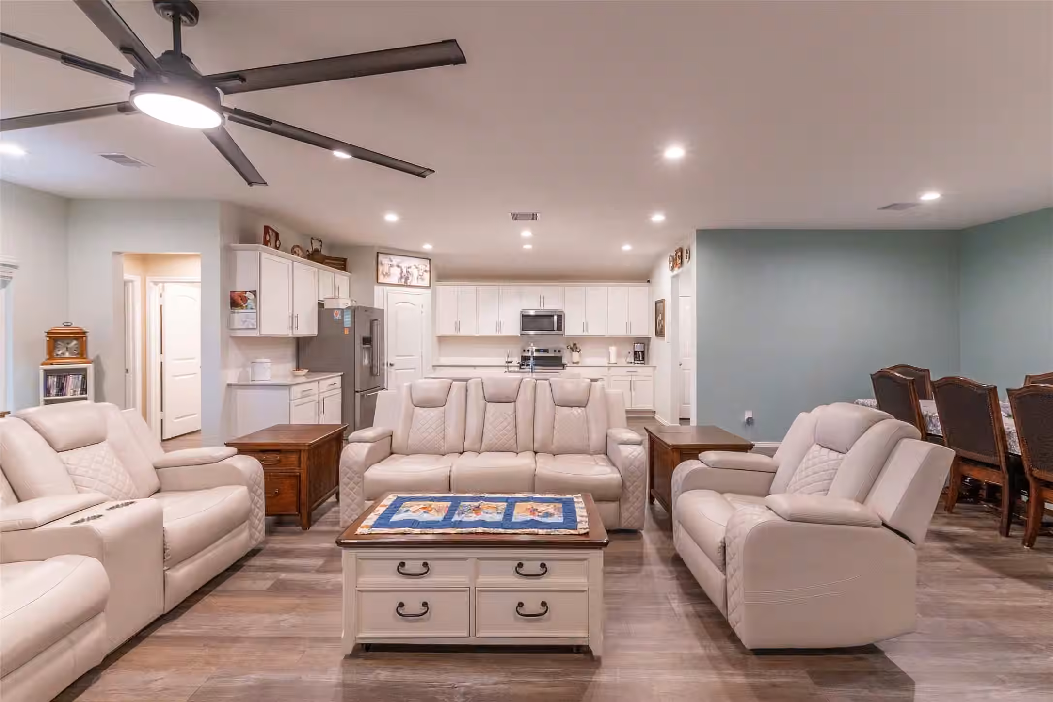 Photo 7 of 16129 William Ross Way, Conroe, TX