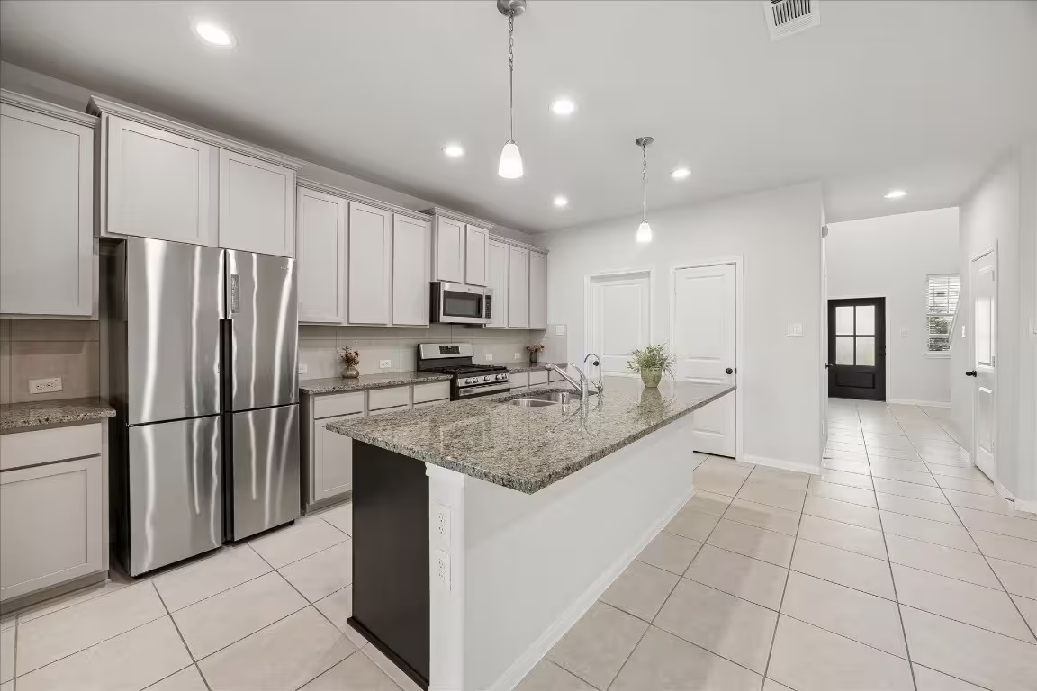 Photo 4 of 756 Lake Lacosta Dr, Katy, TX