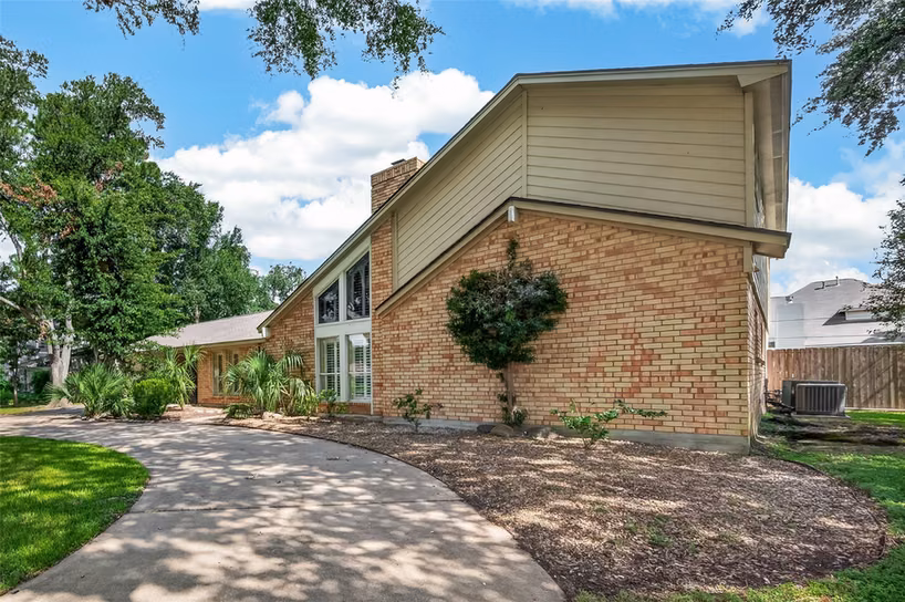 Photo 2 of 5026 Mockingbird Lane, Katy, TX