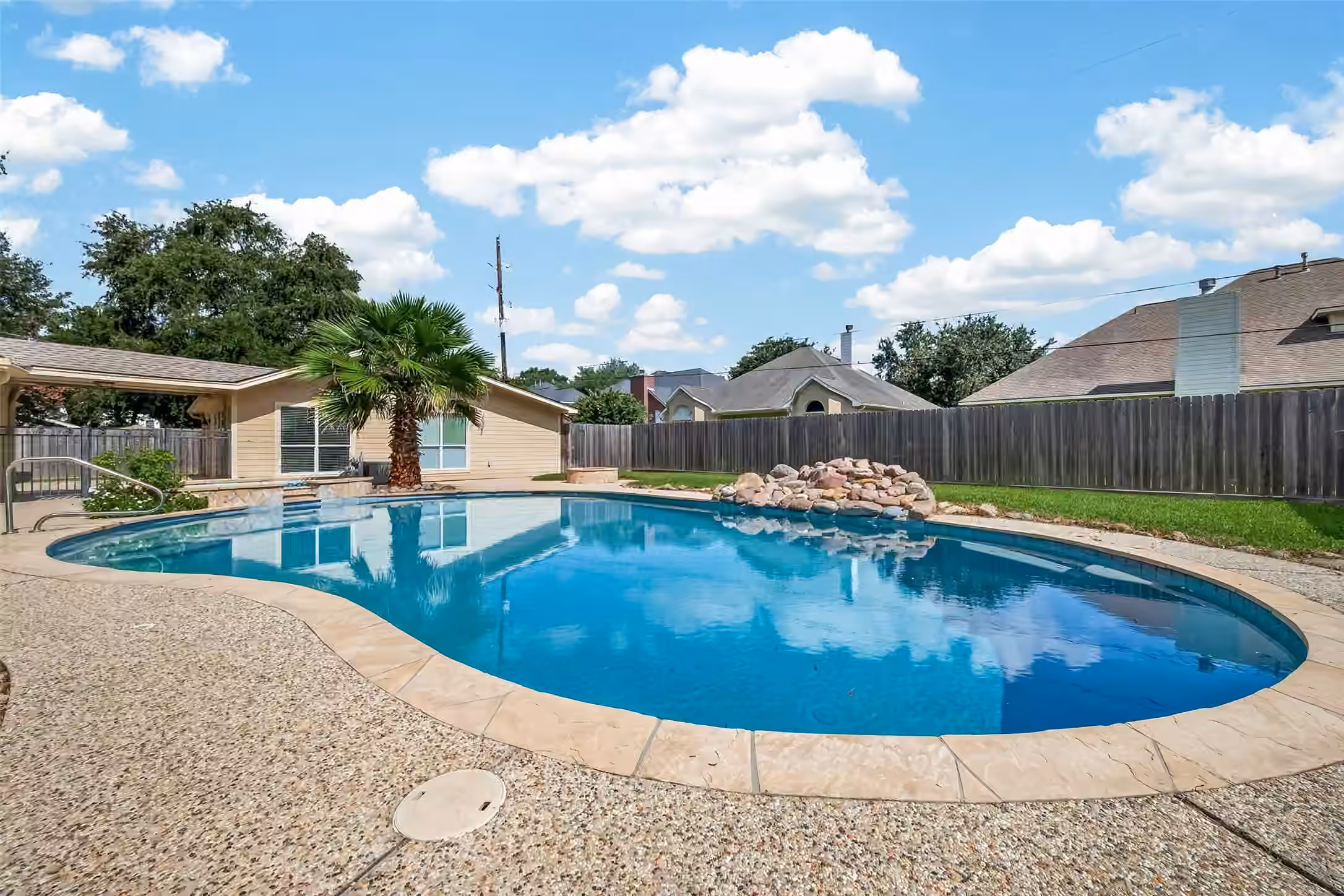 Photo 5 of 5026 Mockingbird Lane, Katy, TX