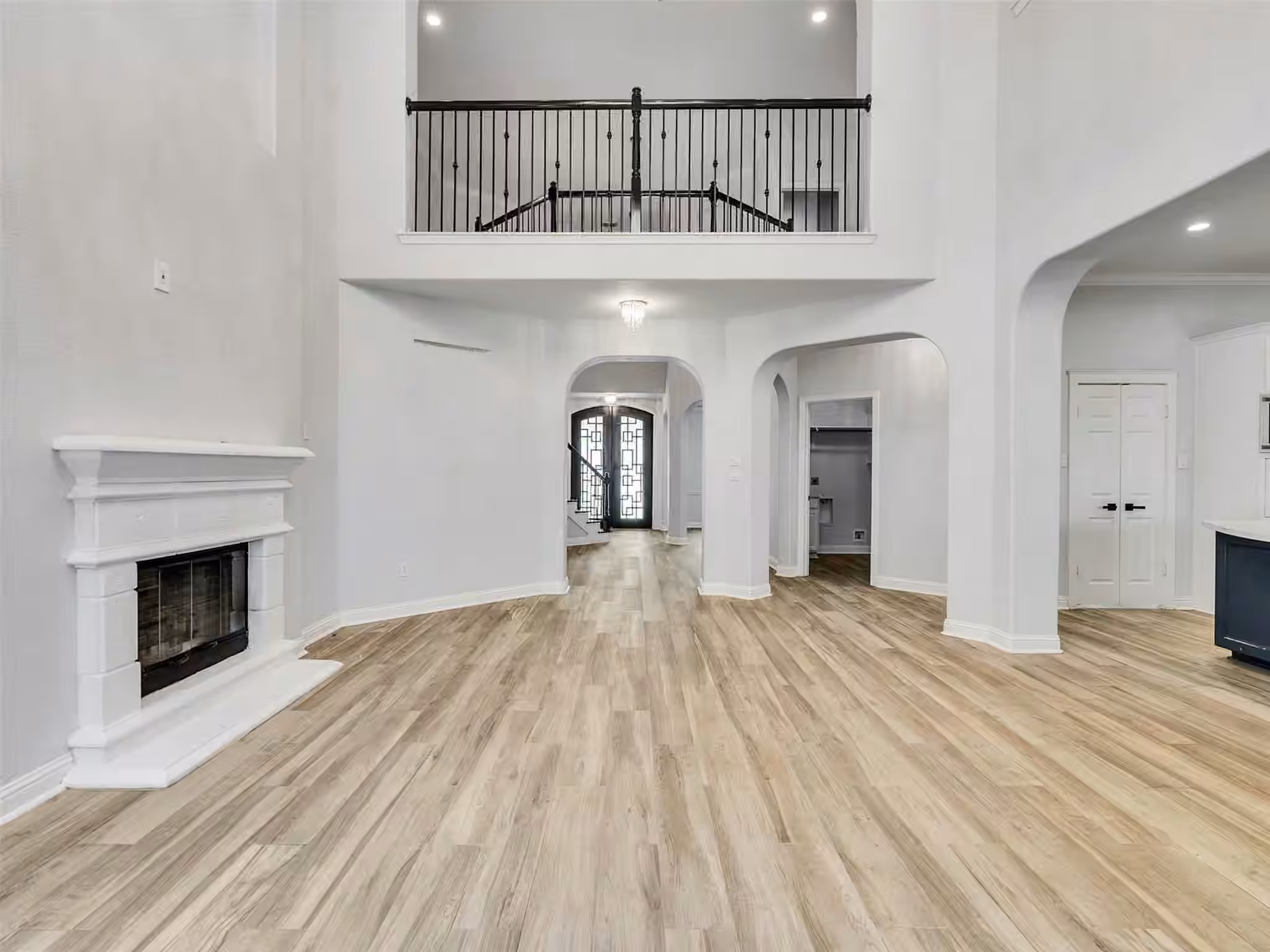 Photo 5 of 12304 Evening Bay Drive, Pearland, TX