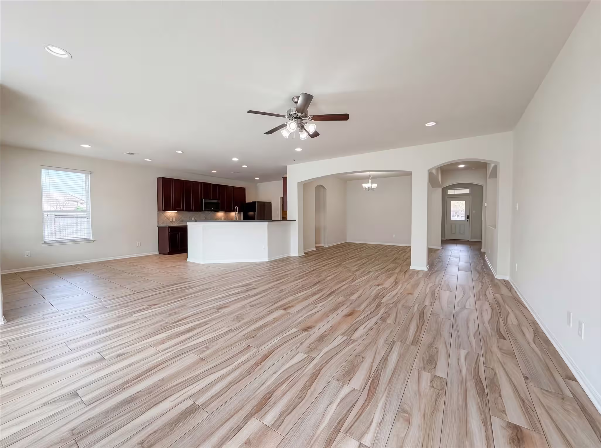 Photo 4 of 16803 W Whimbrel Circle, Conroe, TX