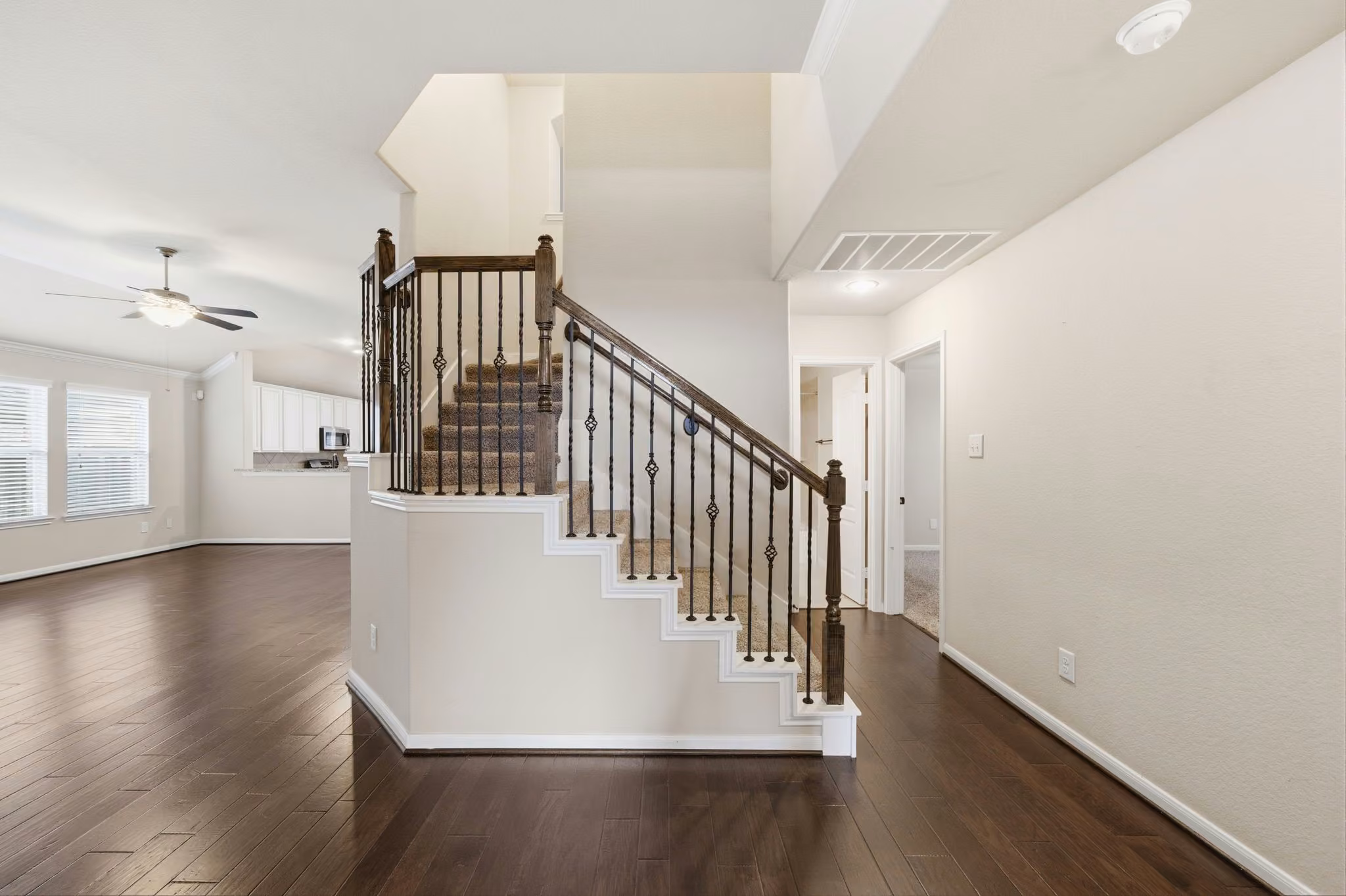 Photo 5 of 7611 Willow School Drive, Spring, TX