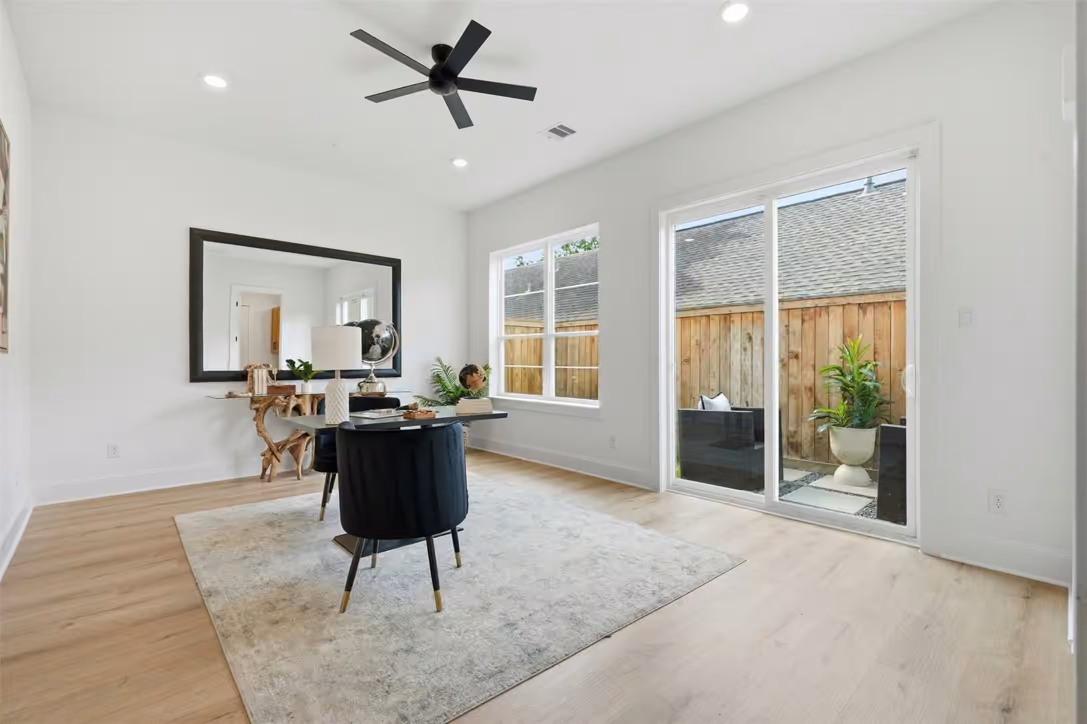 Photo 3 of 2111 Nantucket Drive C, Houston, TX
