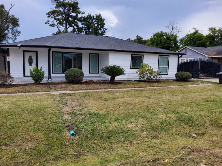 Photo 2 of 8609 Homewood Lane, Houston, TX