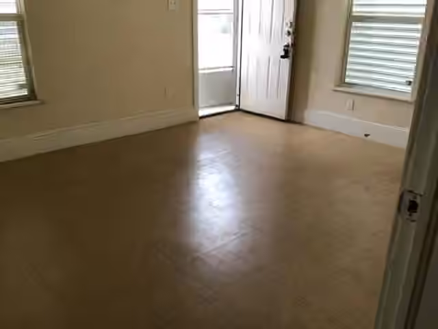 Photo 6 of 4615 Avenue Q 1/2, Galveston, TX