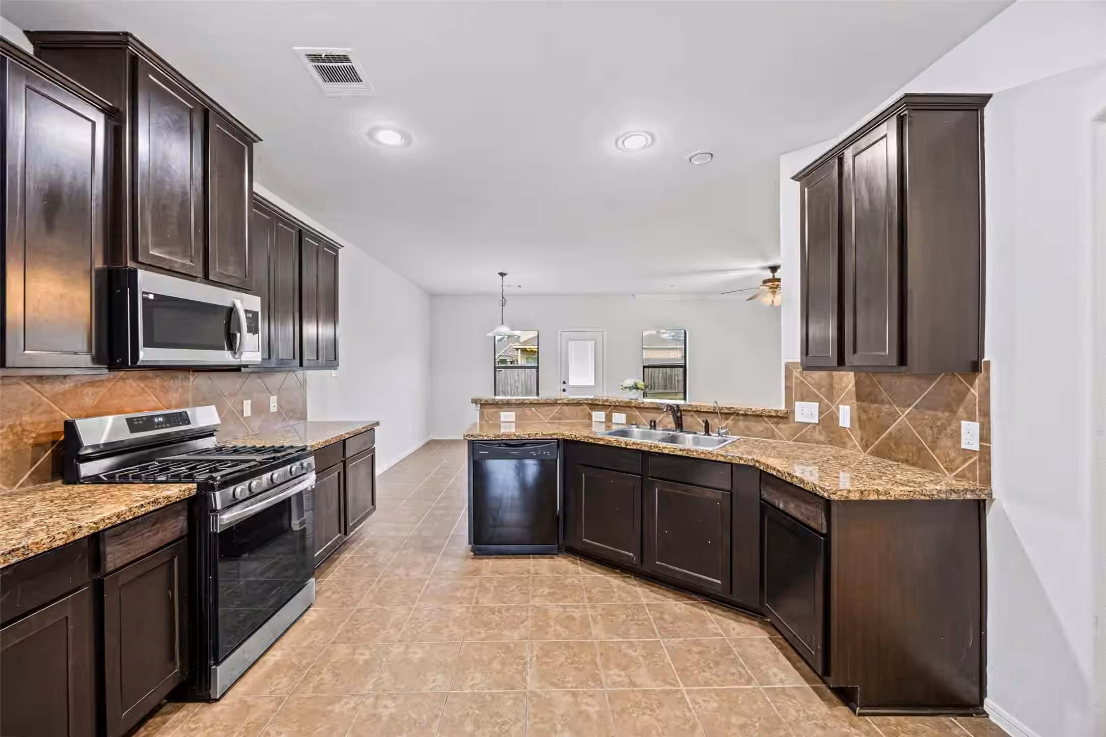 Photo 7 of 9203 Sasson Boulevard, Houston, TX