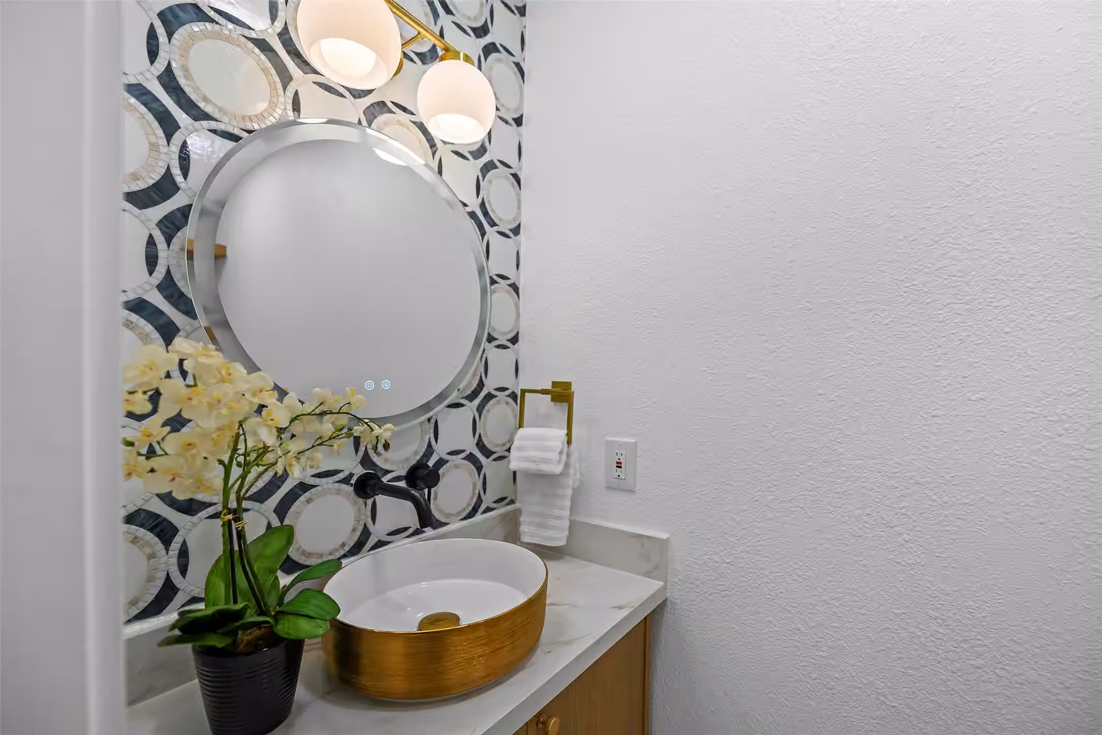 Photo 4 of 1818 Watercrest Drive, Houston, TX
