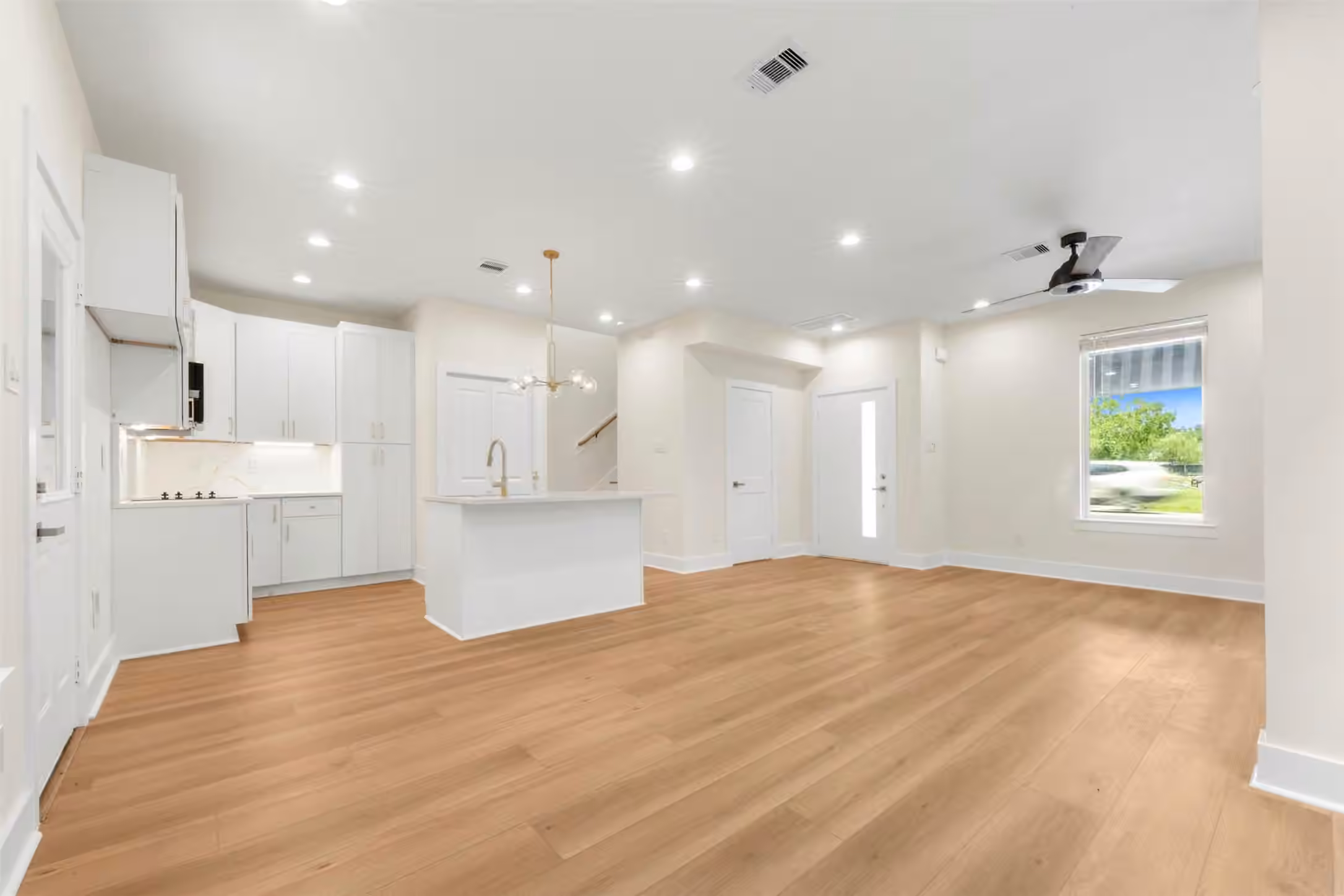 Photo 7 of 1275 Dewalt Street, Houston, TX