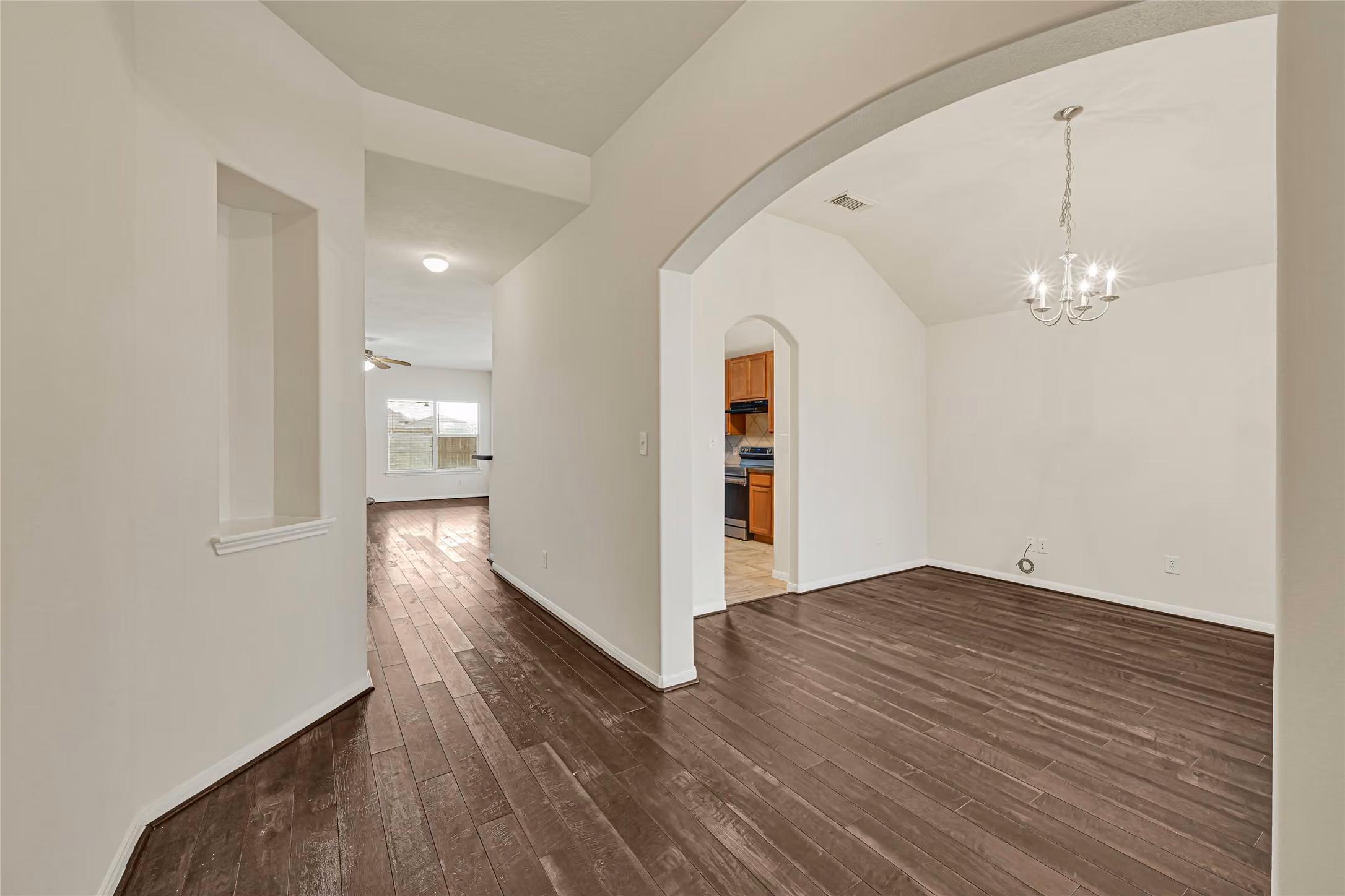Photo 7 of 15130 Diamond Way, Baytown, TX
