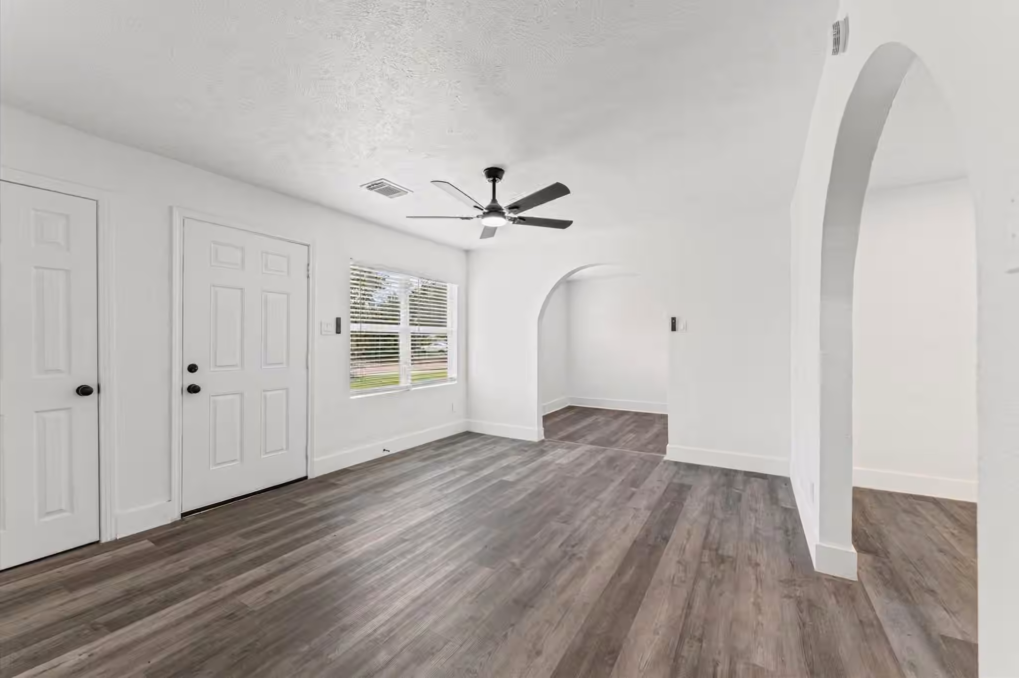 Photo 4 of 5759 Belneath Street, Houston, TX