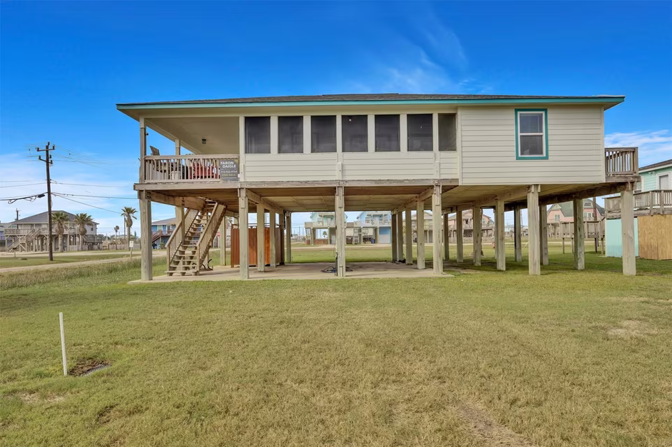 Photo of 818 Sea Shell Drive, Freeport, TX 77541