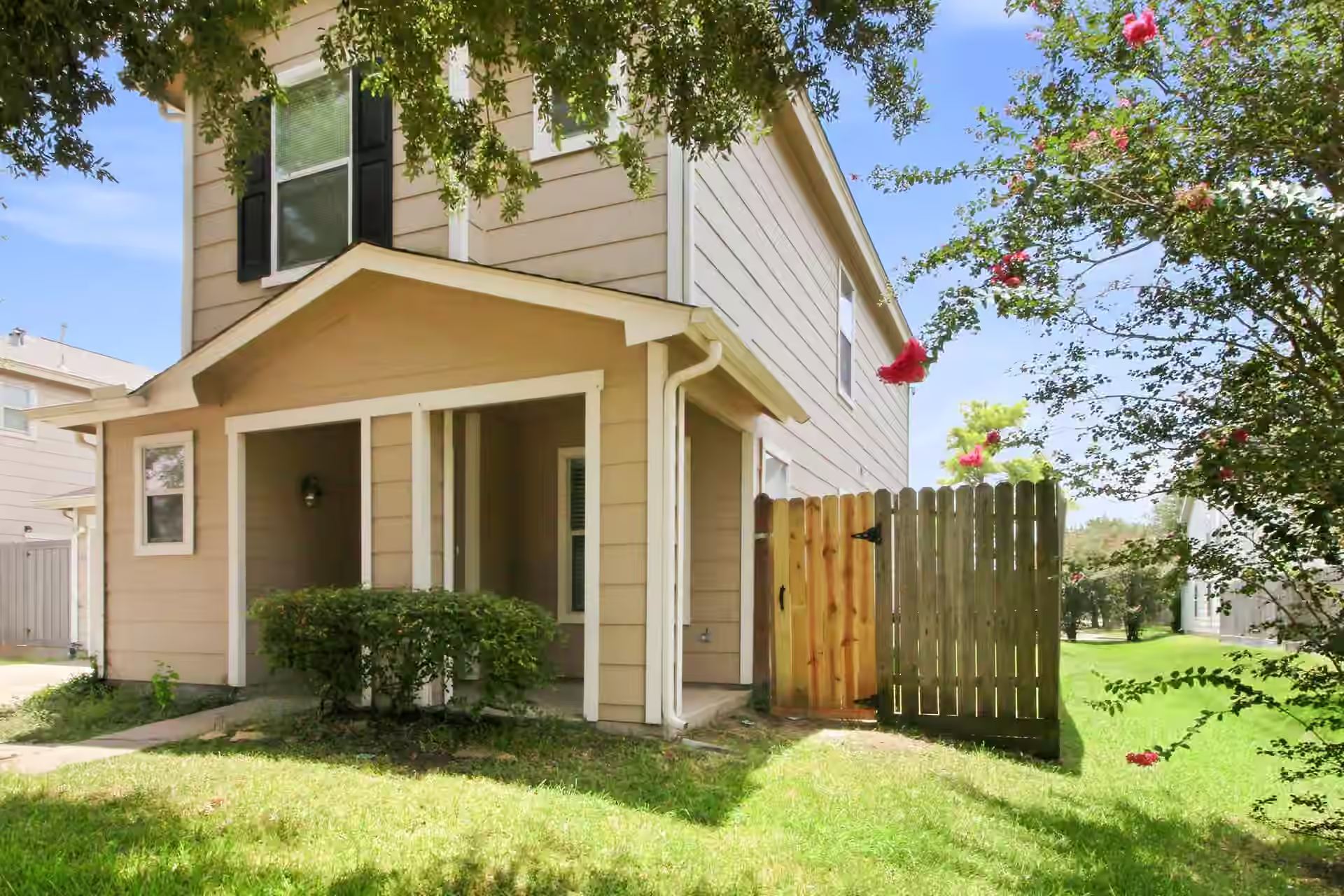 Photo 3 of 4106 Dogwood Hill Street, Pasadena, TX