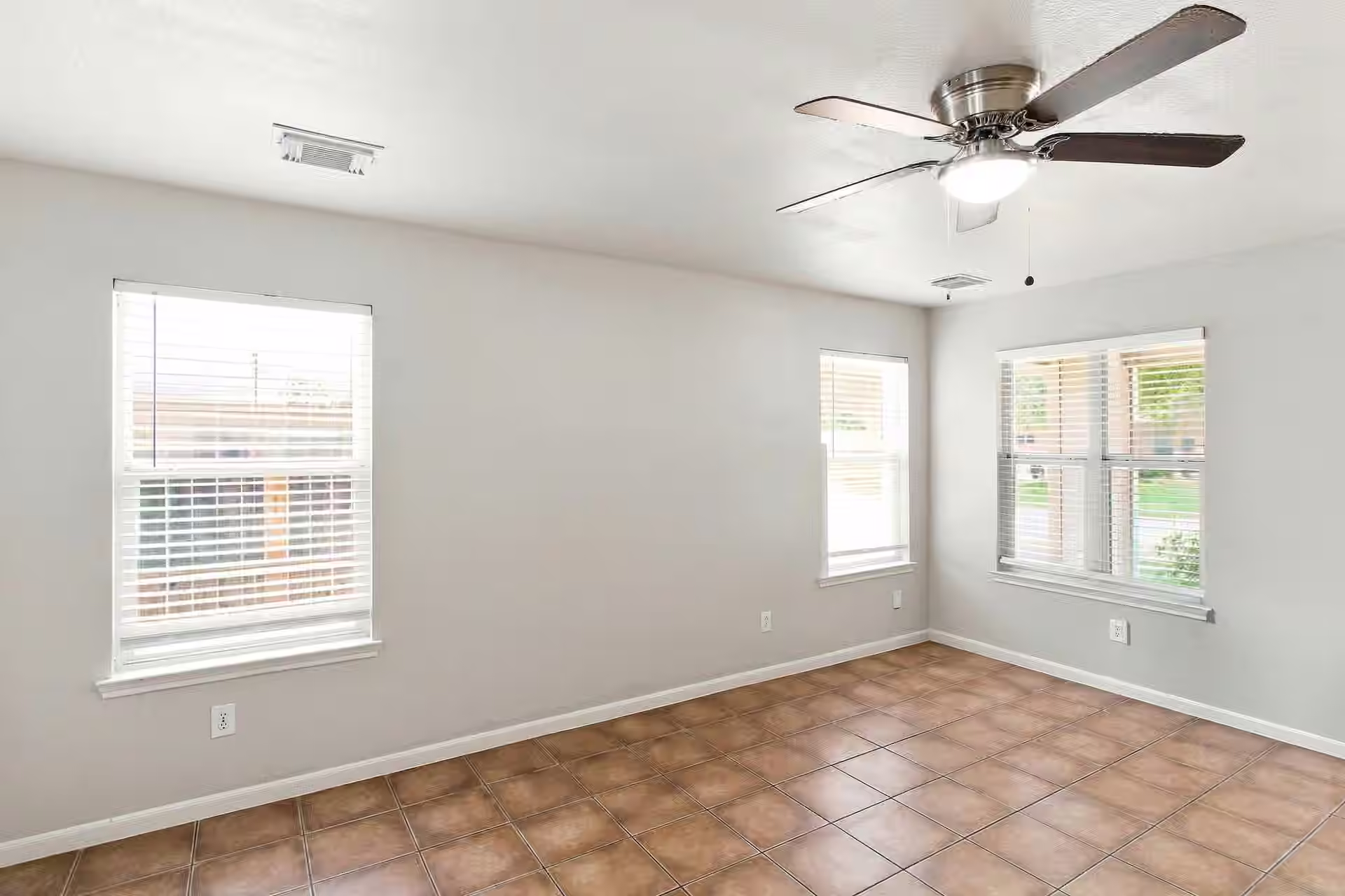 Photo 6 of 4106 Dogwood Hill Street, Pasadena, TX
