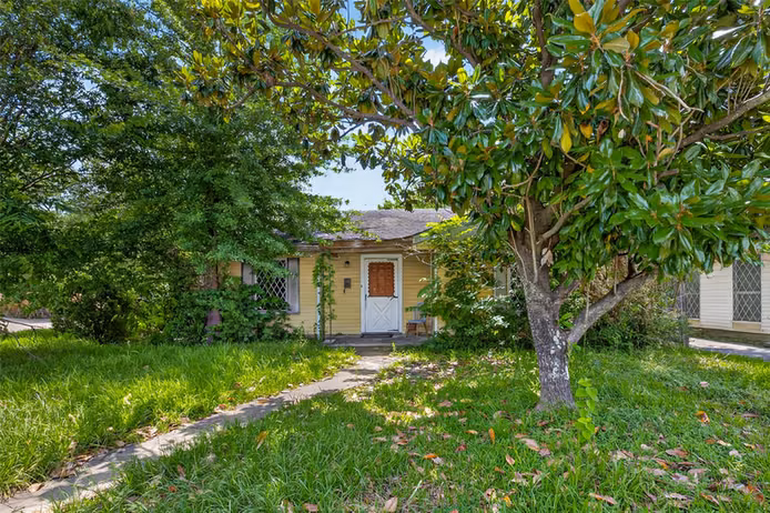 Photo 3 of 901 Gazin Street, Houston, TX