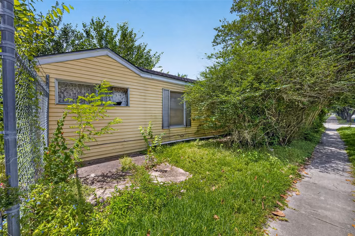 Photo 7 of 901 Gazin Street, Houston, TX