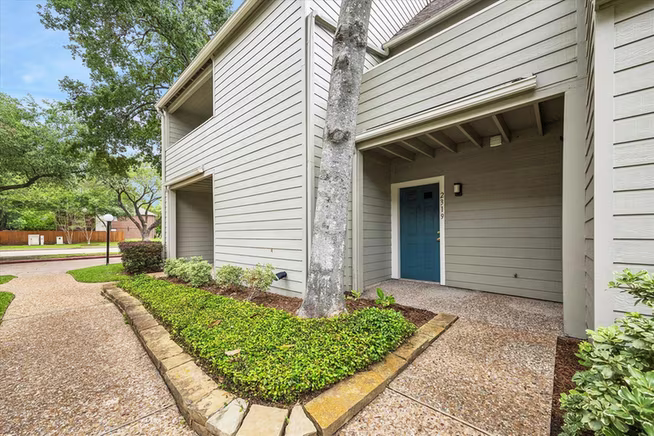 Photo 3 of 2319 Briarwest Boulevard, Houston, TX