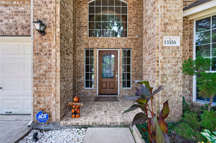 Photo 3 of 13326 Durbridge Trail Drive, Houston, TX