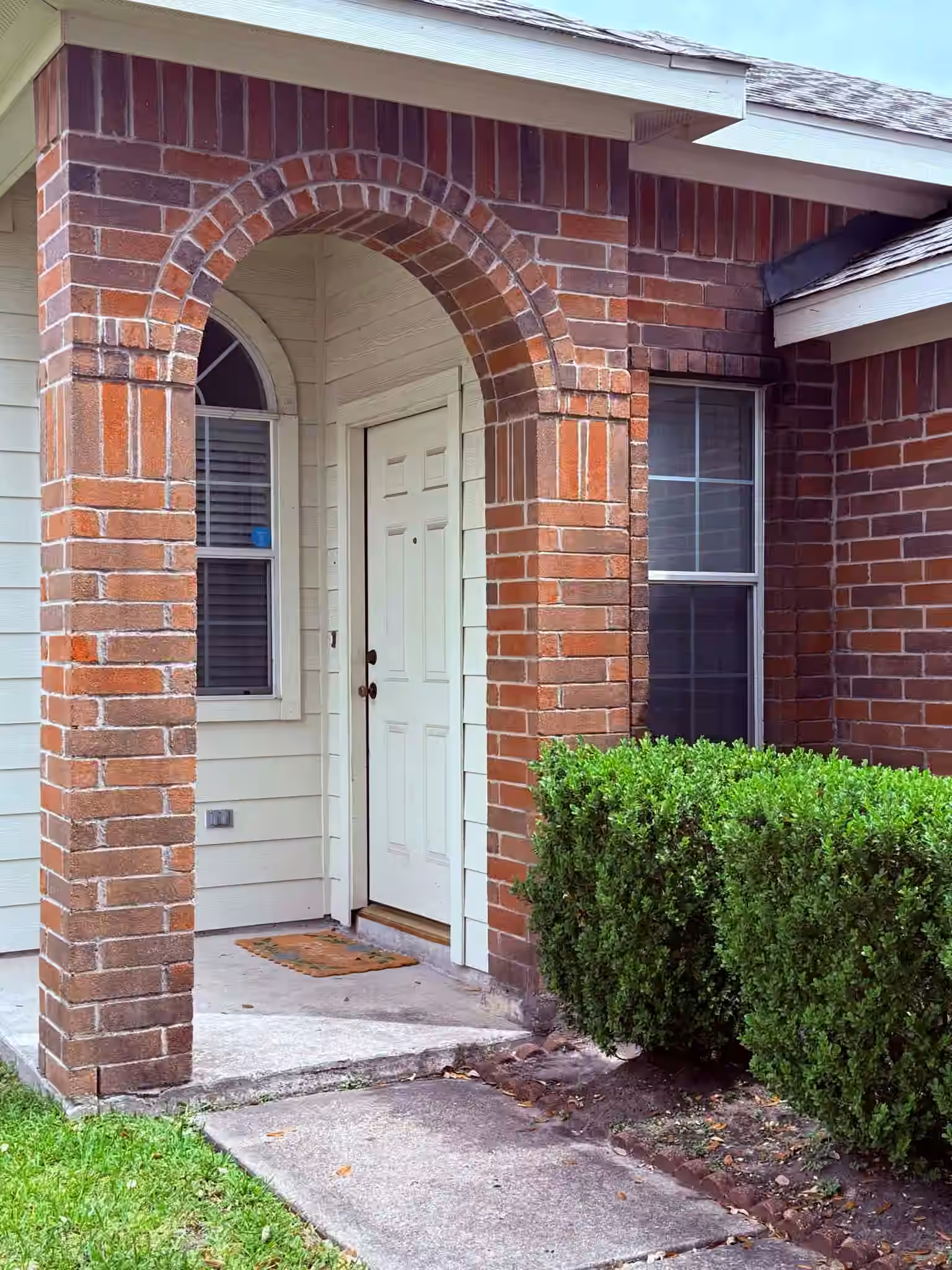 Photo 2 of 4015 Bealey Lane, Houston, TX