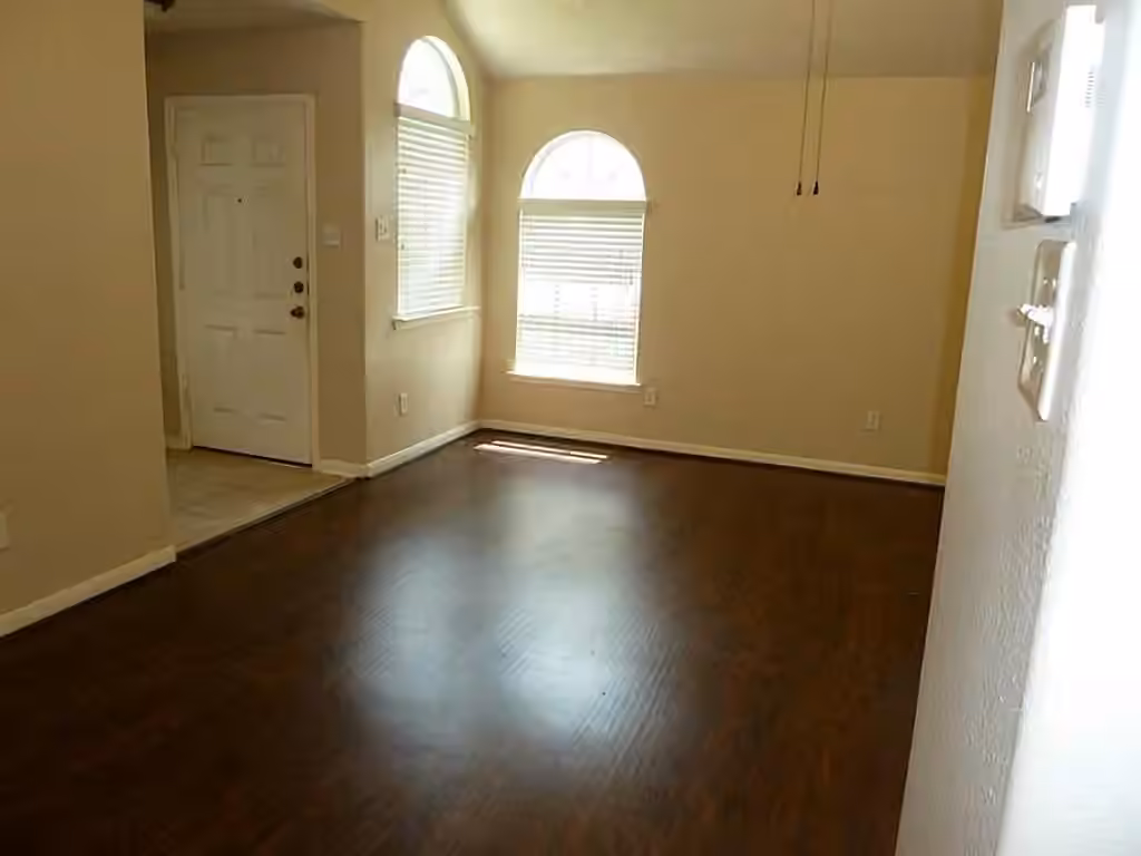 Photo 4 of 4015 Bealey Lane, Houston, TX