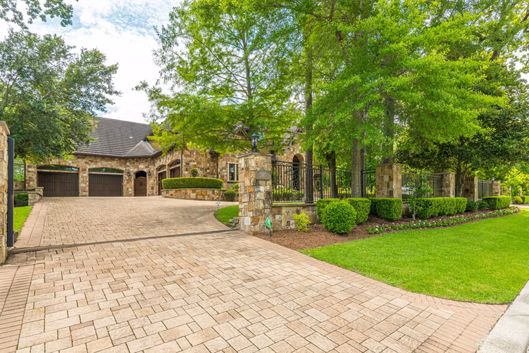 Photo 5 of 247 S Fazio Way, Spring, TX
