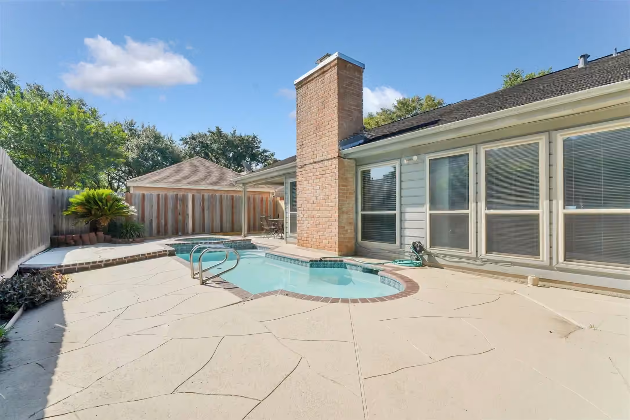 Photo 4 of 12206 Burgoyne Drive, Houston, TX