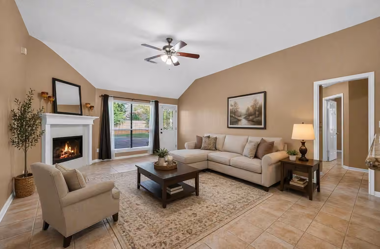 Photo 4 of 827 N Wellsford Drive, Pearland, TX