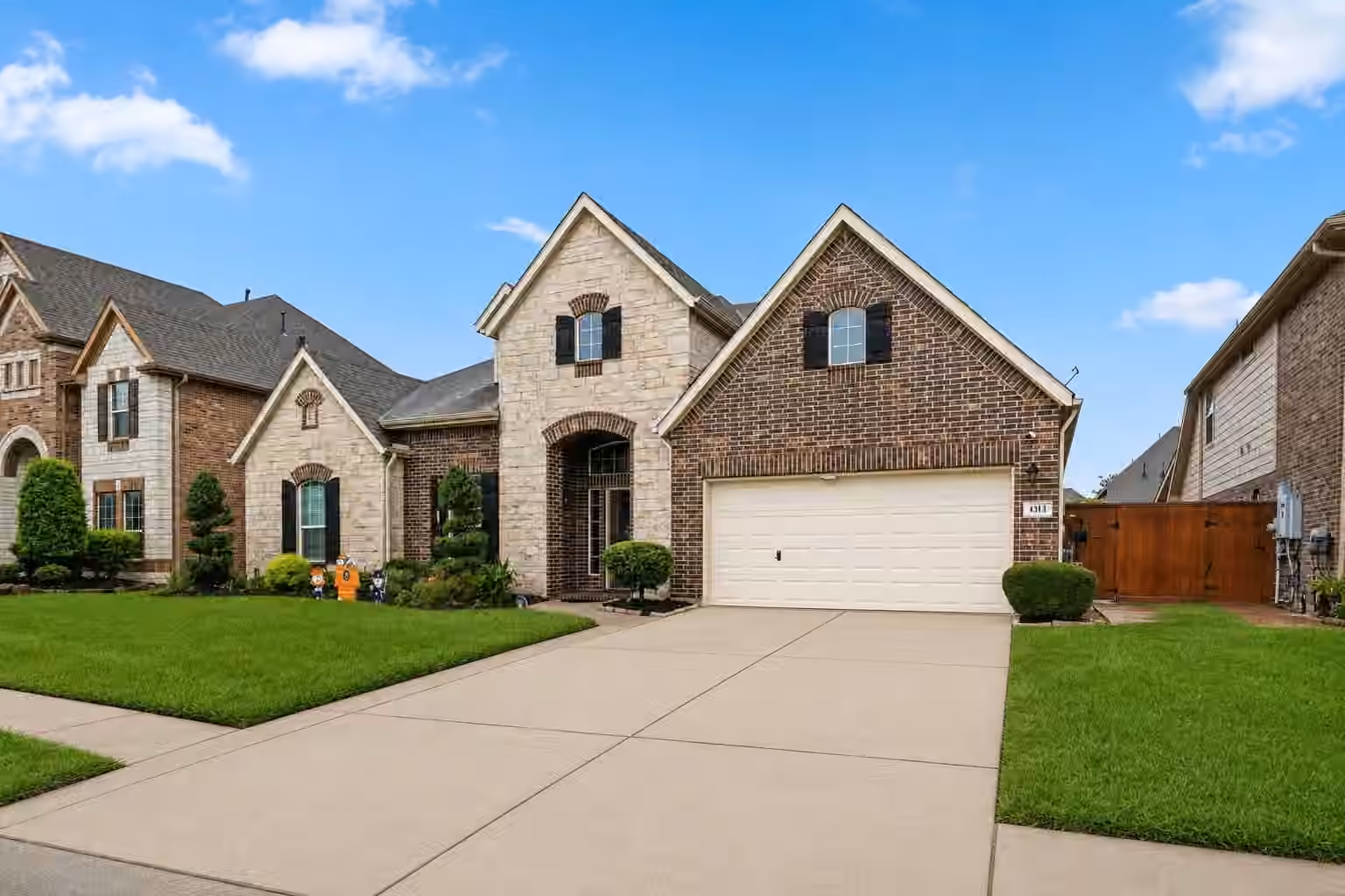 Photo 2 of 4313 Ashley Lane, Deer Park, TX