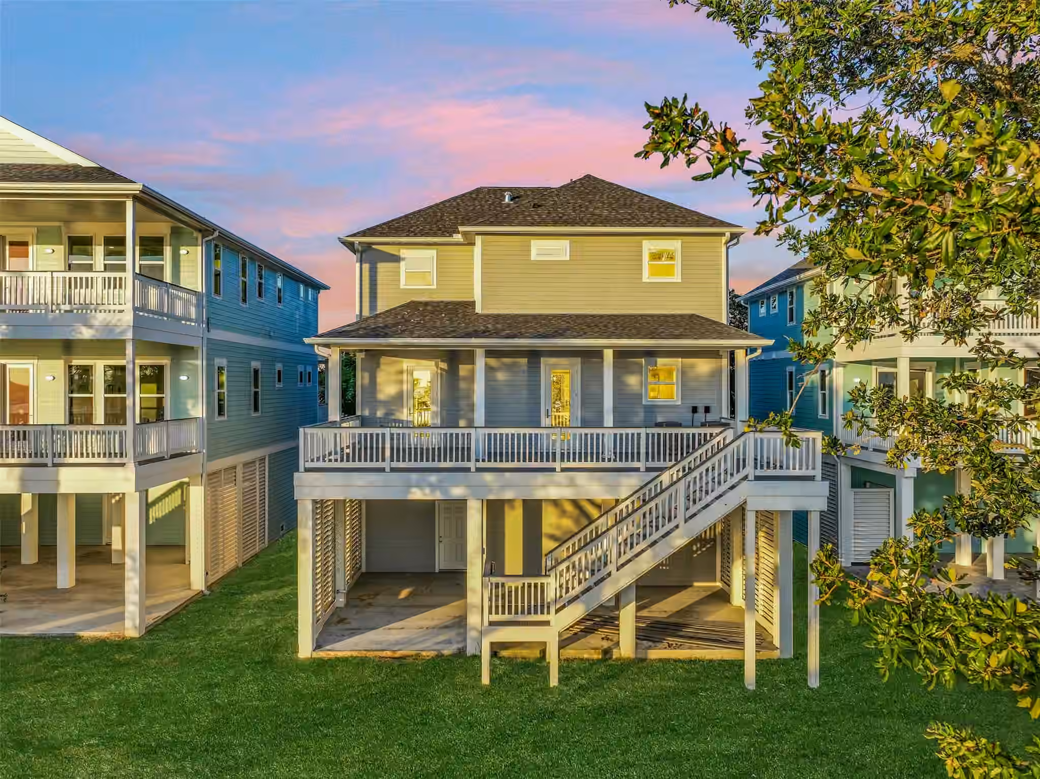 Photo 2 of 1517 Bayou Shore Drive, Galveston, TX
