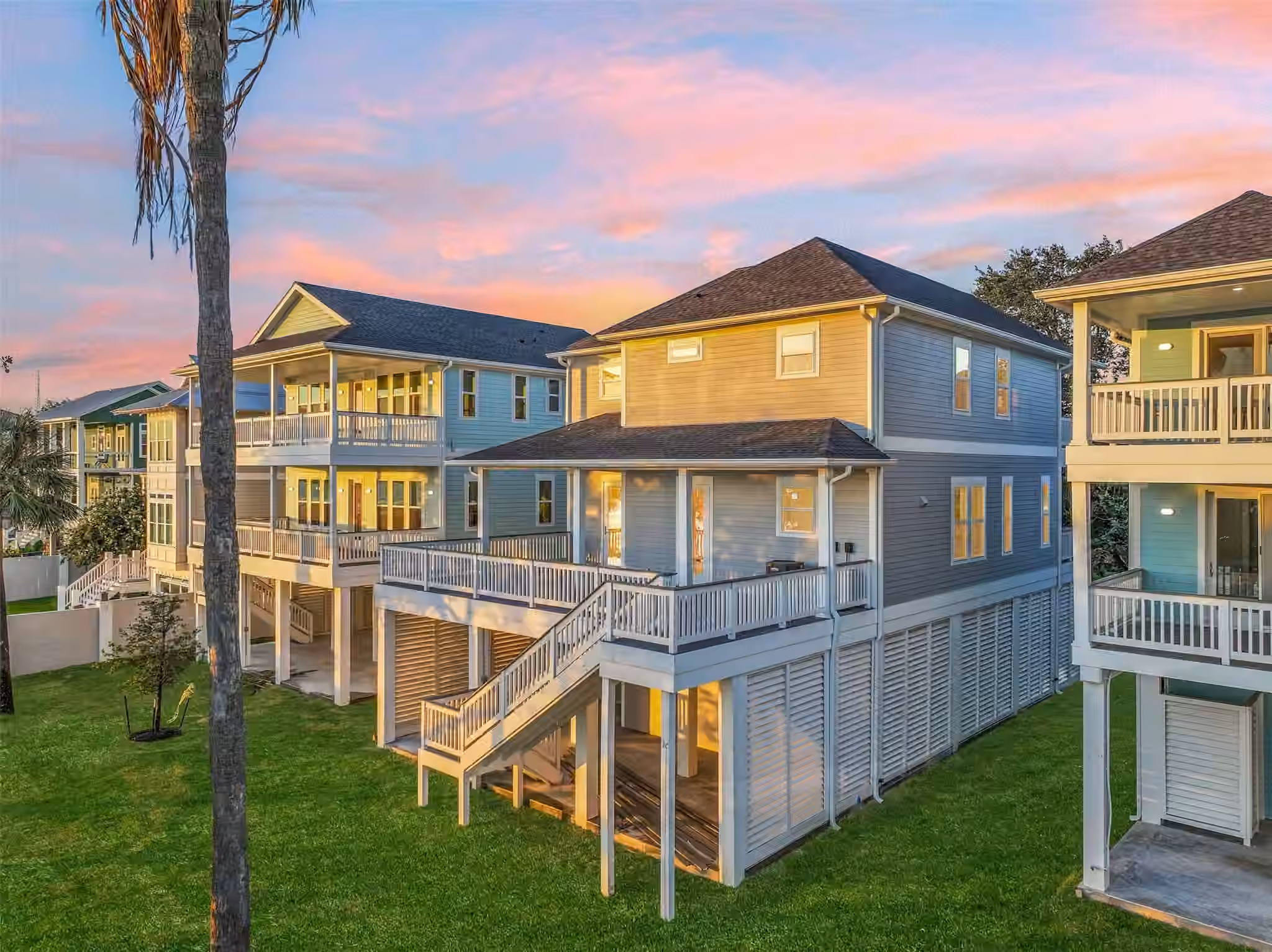 Photo 3 of 1517 Bayou Shore Drive, Galveston, TX