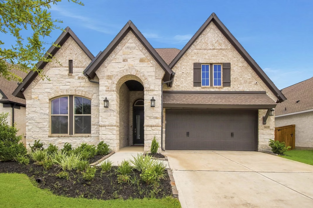 Photo 2 of 19615 Holly Pierce Drive, Cypress, TX