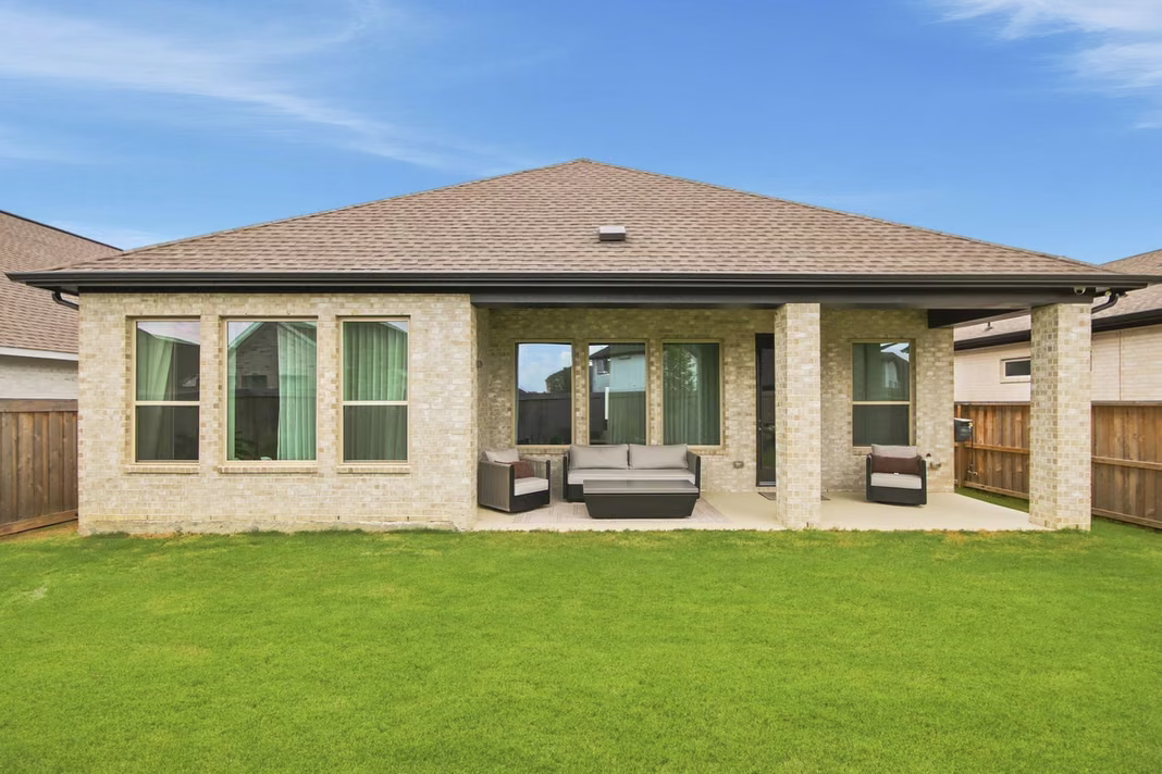 Photo 5 of 19615 Holly Pierce Drive, Cypress, TX