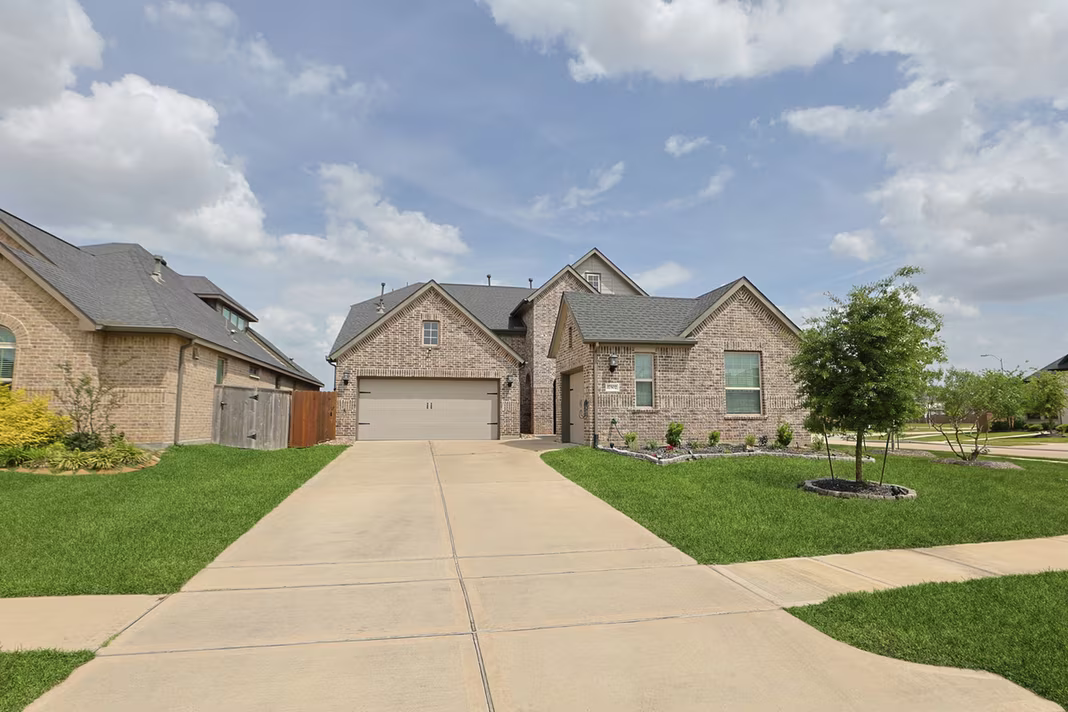 Photo 2 of 17302 Willow Lexington Court, Hockley, TX