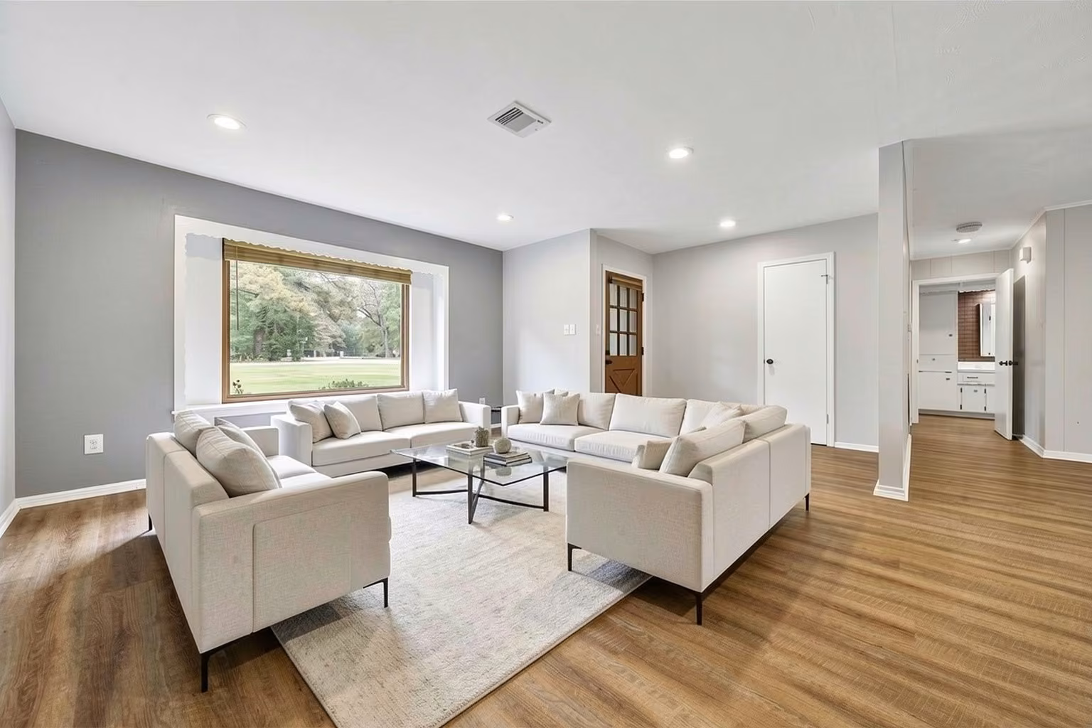Photo of 1626 Hamblen Road, Kingwood, TX