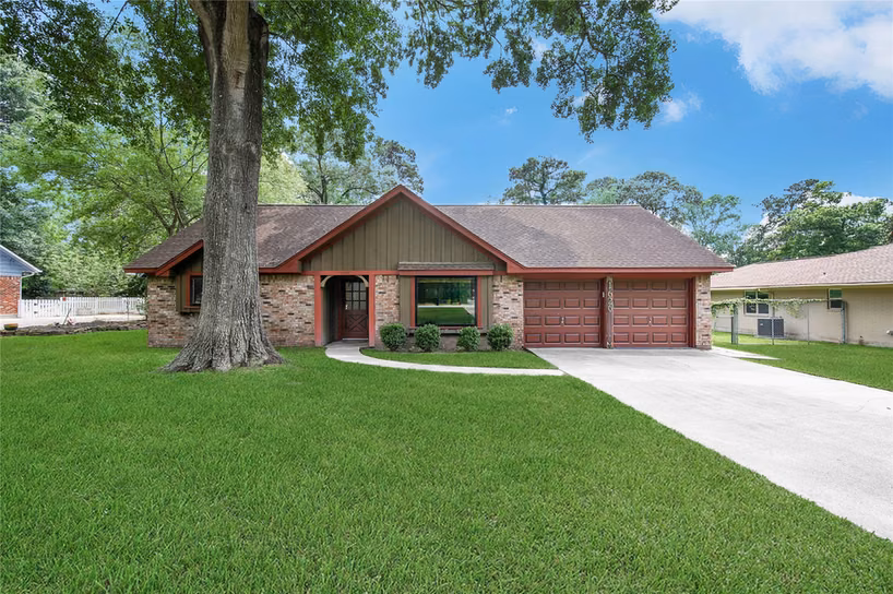 Photo 4 of 1626 Hamblen Road, Kingwood, TX