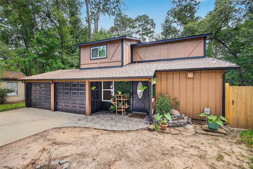 Photo 2 of 1610 N Red Cedar Circle, The Woodlands, TX
