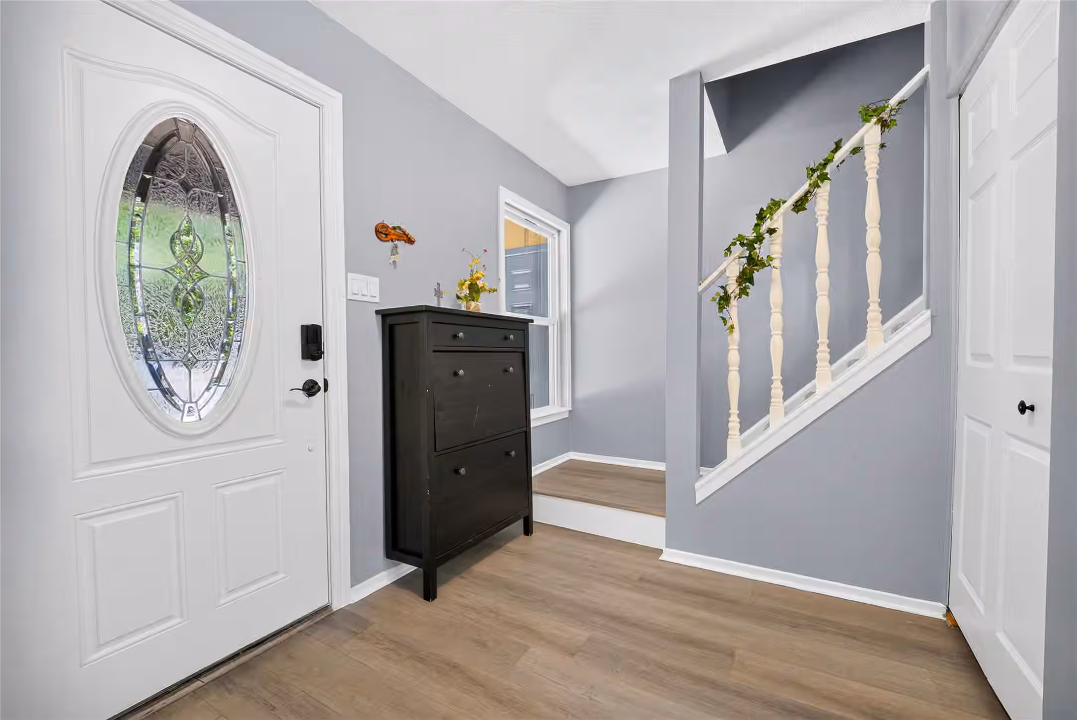 Photo 4 of 1610 N Red Cedar Circle, The Woodlands, TX