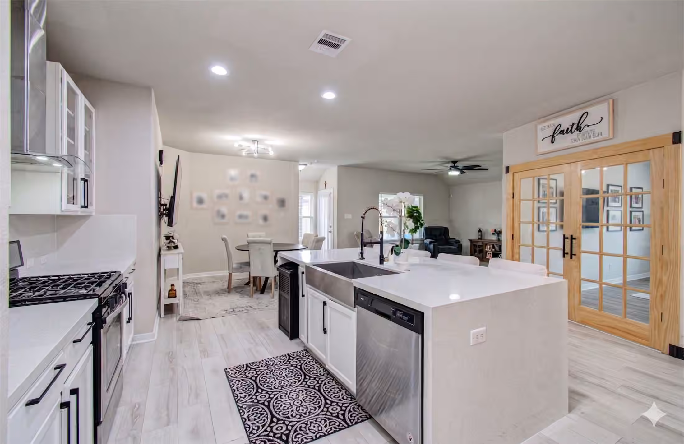 Photo 7 of 15430 Royce Holly Drive, Humble, TX