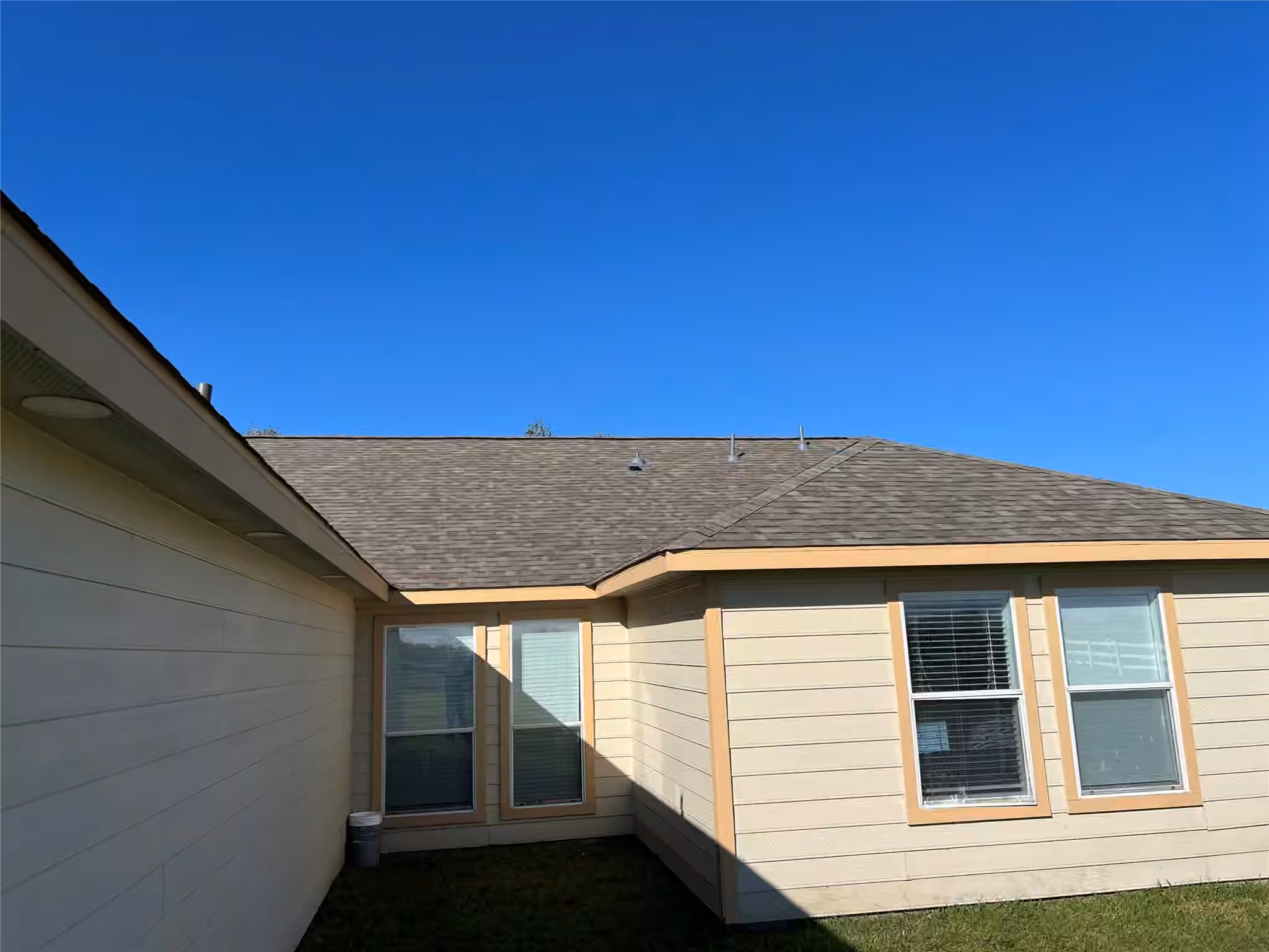 Photo 3 of 17118 Lake Ridge Circle, Rosharon, TX