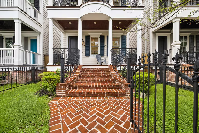 Photo 2 of 543 W 22nd Street, Houston, TX