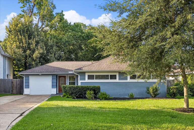 Photo of 2214 Saxon Drive, Houston, TX 77018