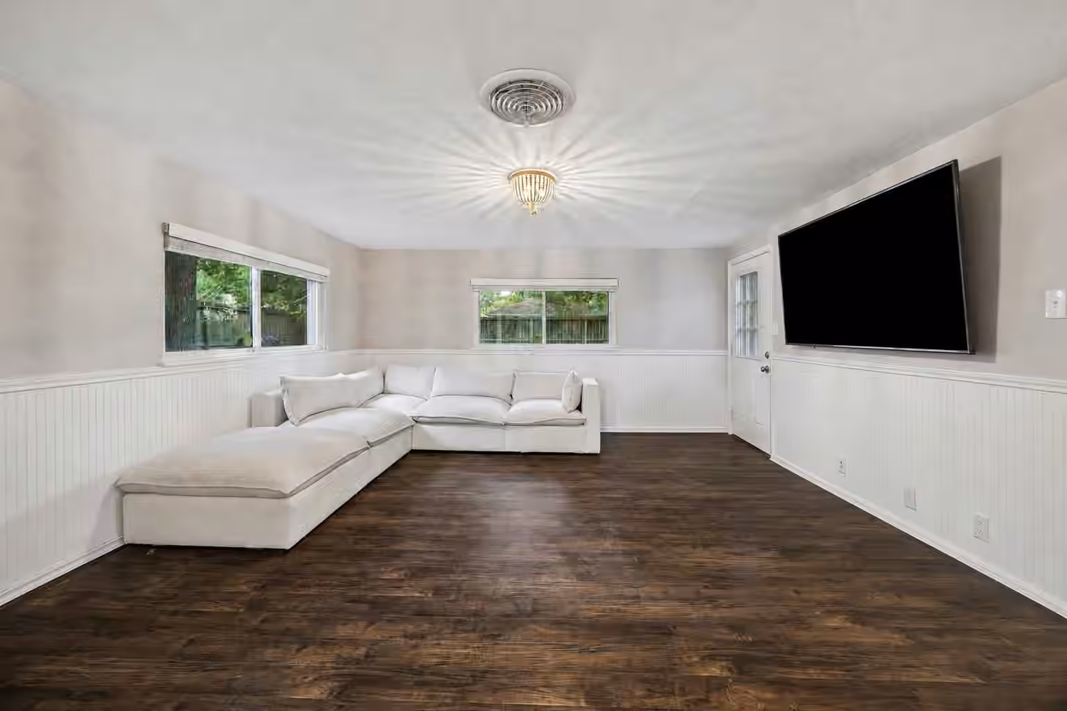 Photo 5 of 2214 Saxon Drive, Houston, TX
