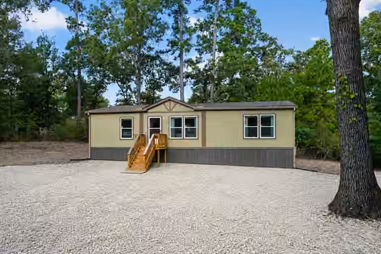 Photo 3 of 10 Oakwood Drive, Huntsville, TX
