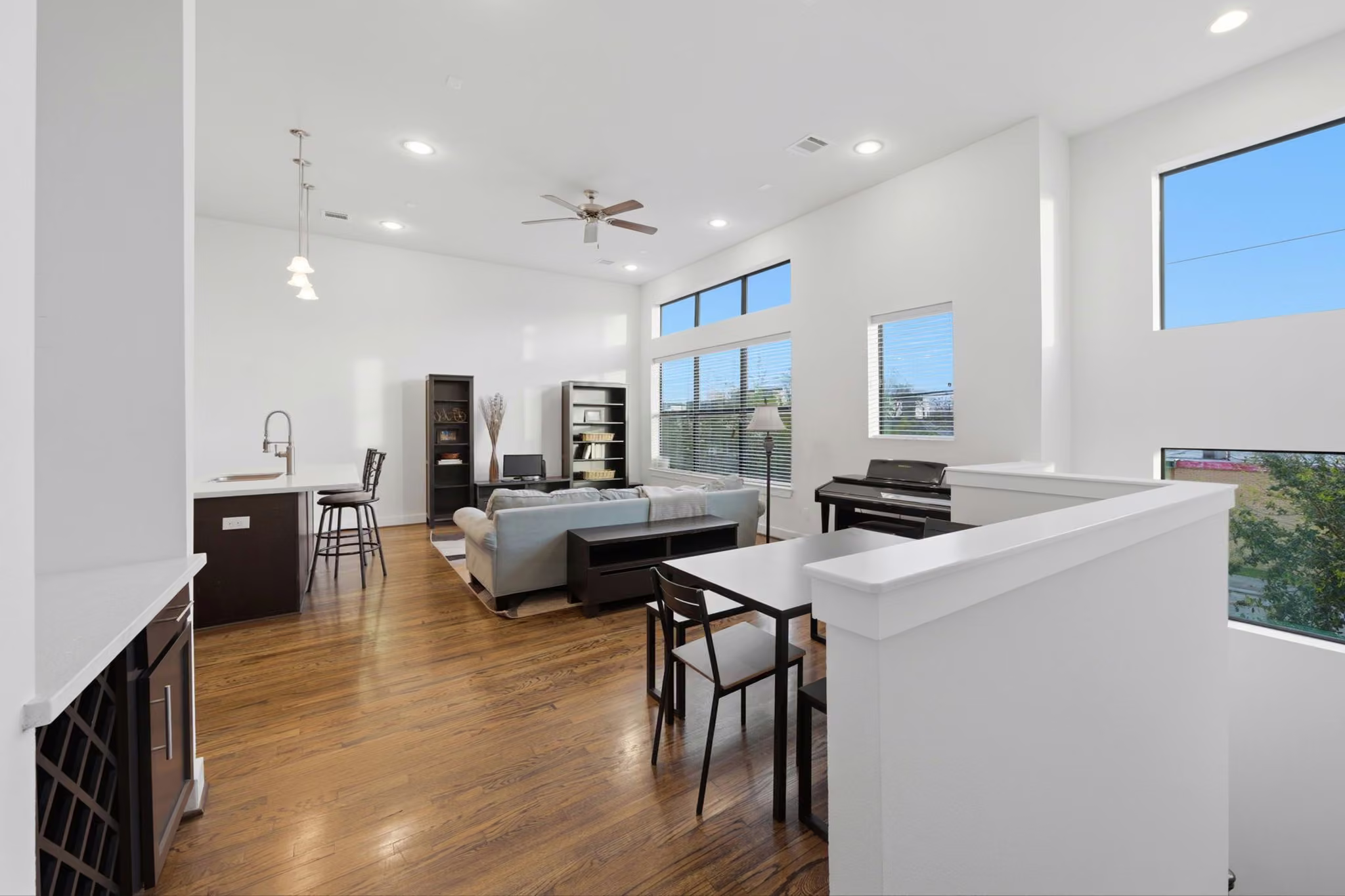 Photo 2 of 118 N Hutcheson Street, Houston, TX