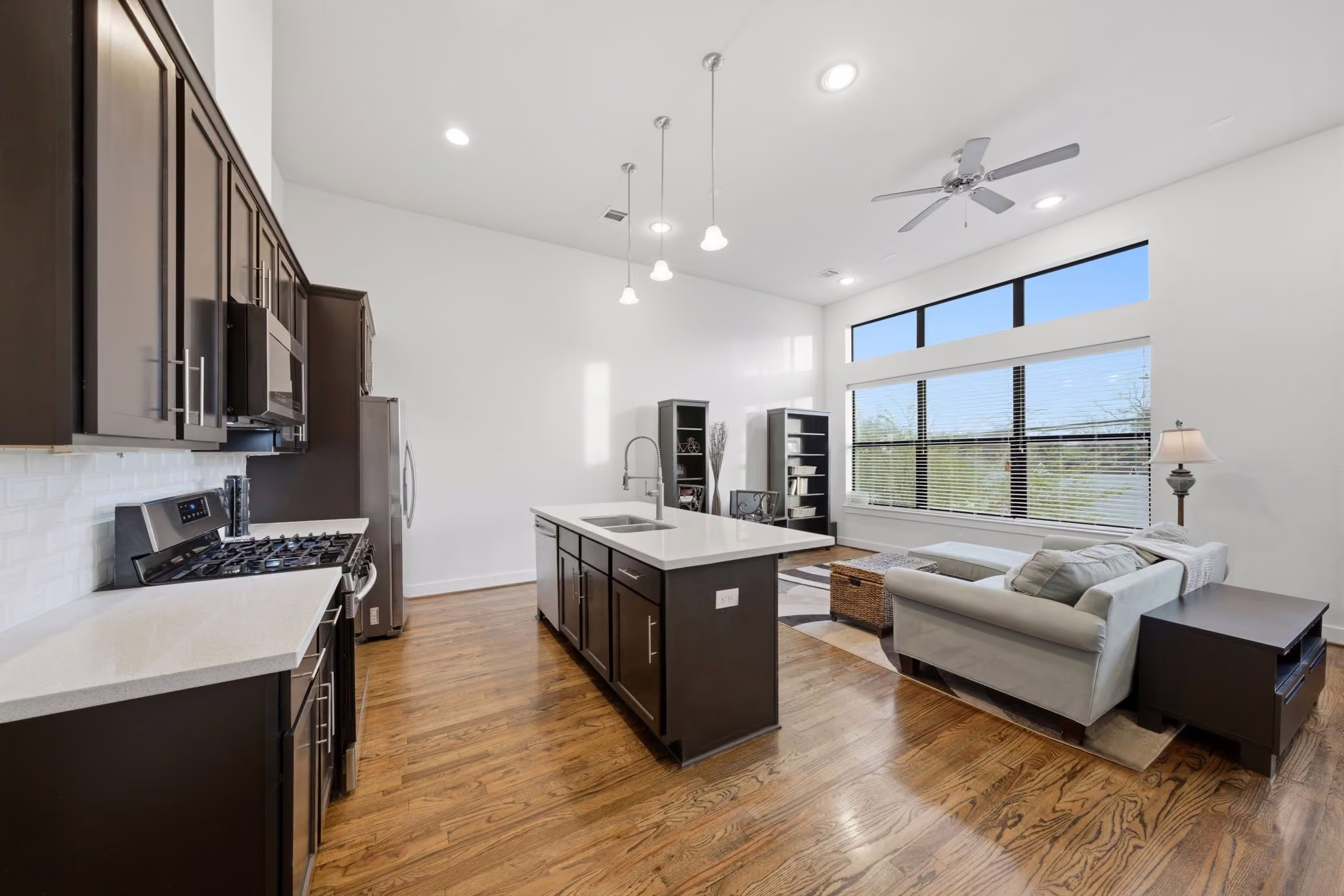 Photo 4 of 118 N Hutcheson Street, Houston, TX