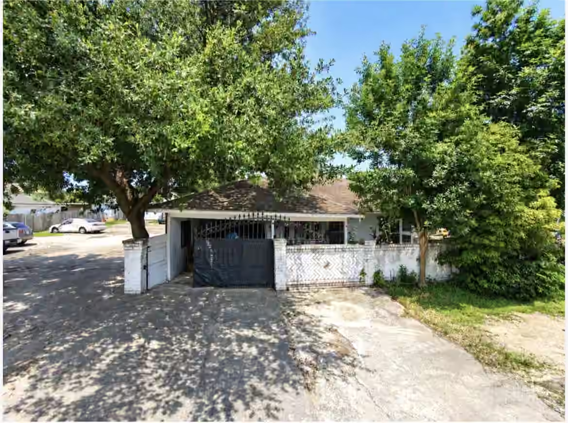 Photo of 2525 Warwick Road, Houston, TX 77093